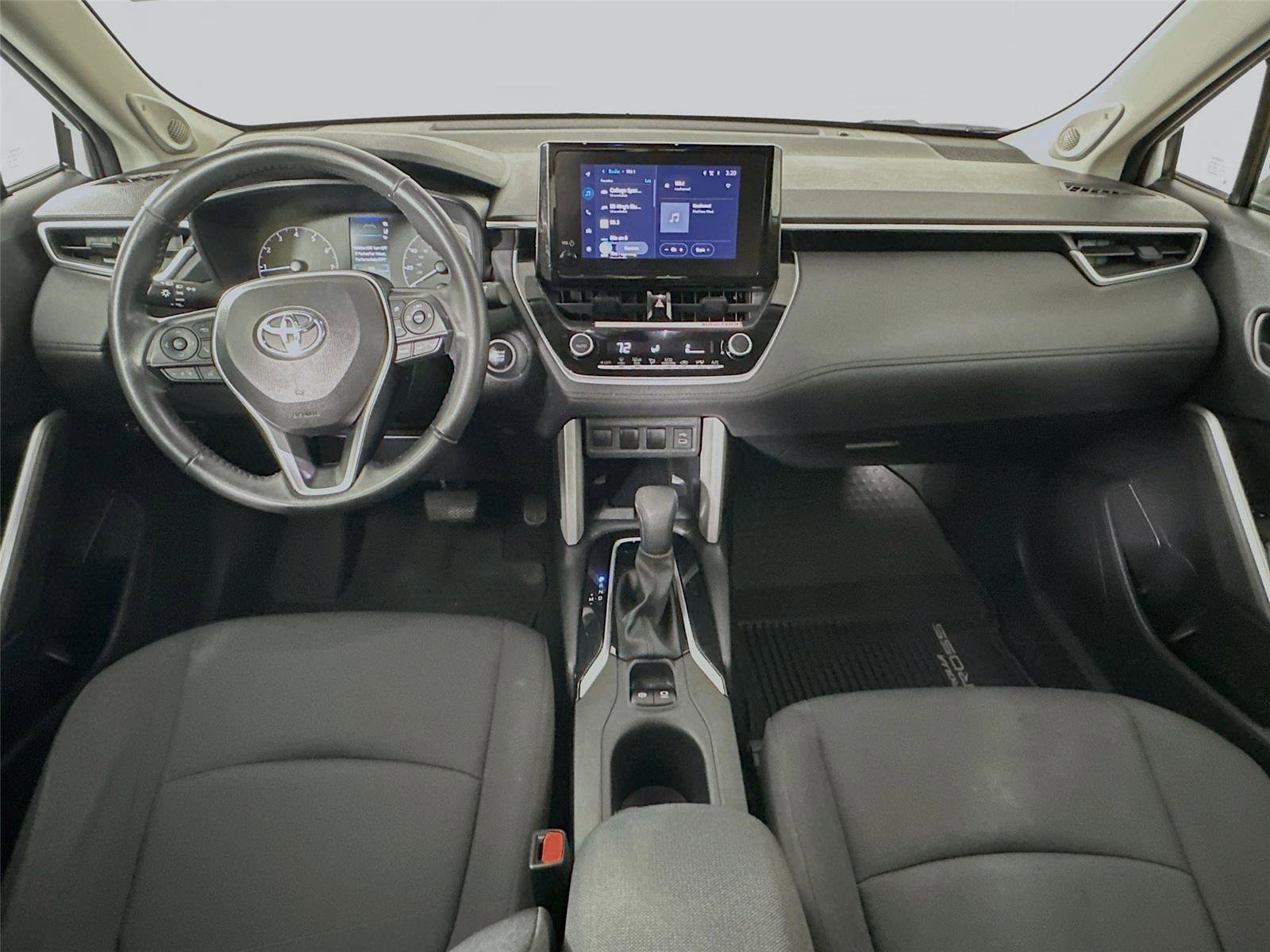 Used 2024 Toyota Corolla Cross LE w/ Moonroof Package AWD/4WD image 30