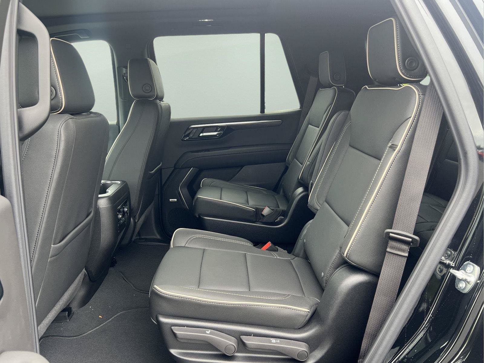 New 2026 Chevrolet Tahoe Premier w/ Sun And Tow Package AWD/4WD image 13
