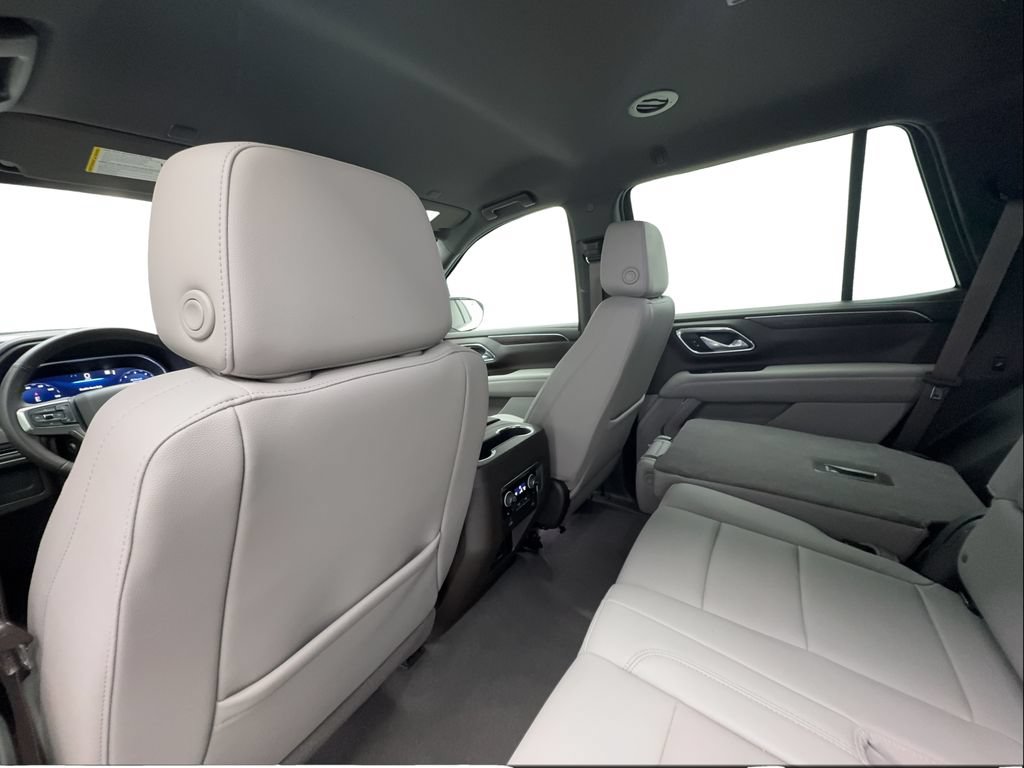Used 2023 Chevrolet Tahoe Z71 w/ Luxury Package AWD/4WD image 25