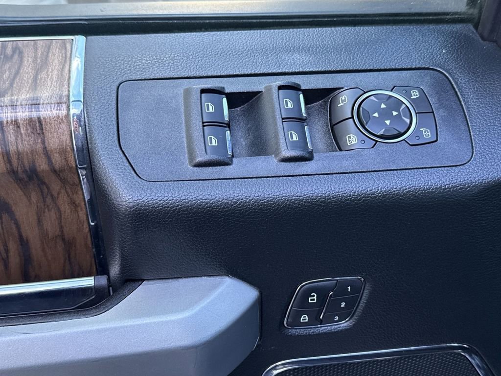 Used 2020 Ford F150 Lariat image 14