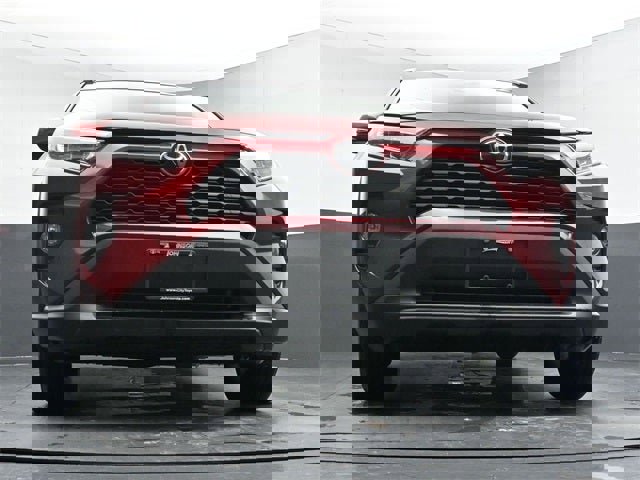 Used 2021 Toyota RAV4 XLE w/ Convenience Package image 22