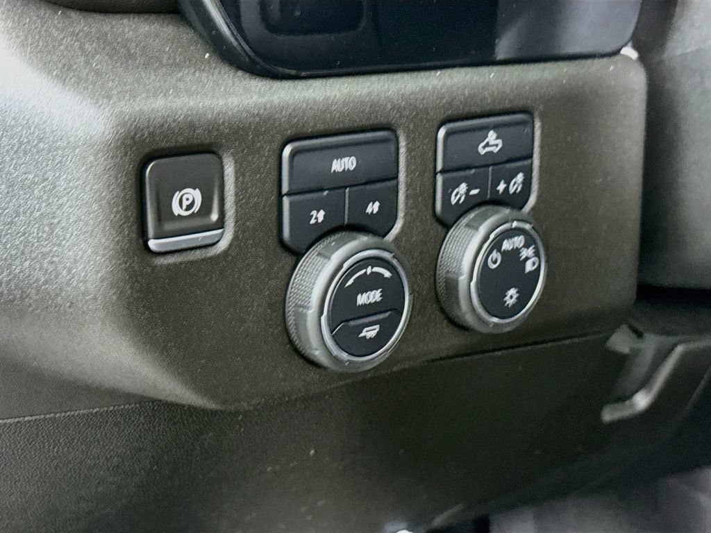 Used 2024 Chevrolet Silverado 1500 LT AWD/4WD image 18