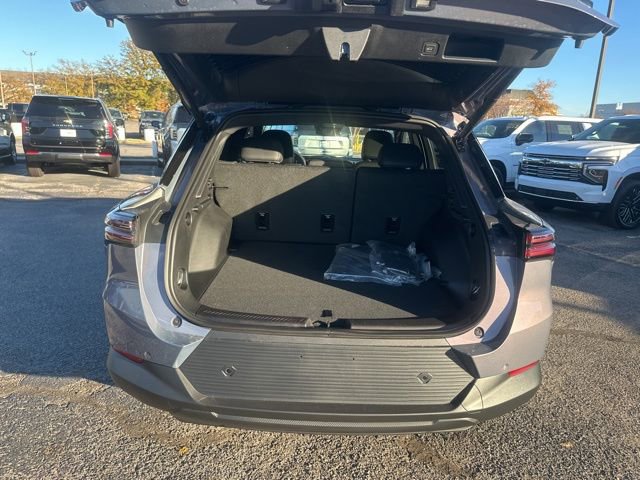 New 2026 Chevrolet Equinox EV LT image 29