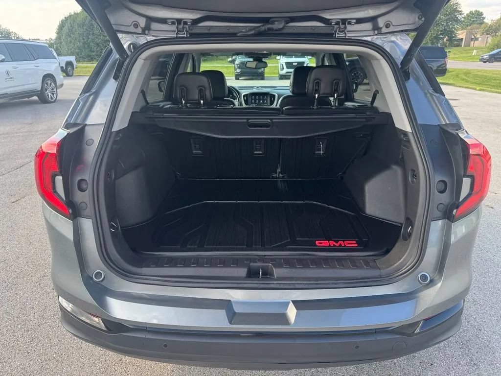 Used 2020 GMC Terrain SLT w/ Preferred Package AWD/4WD image 32