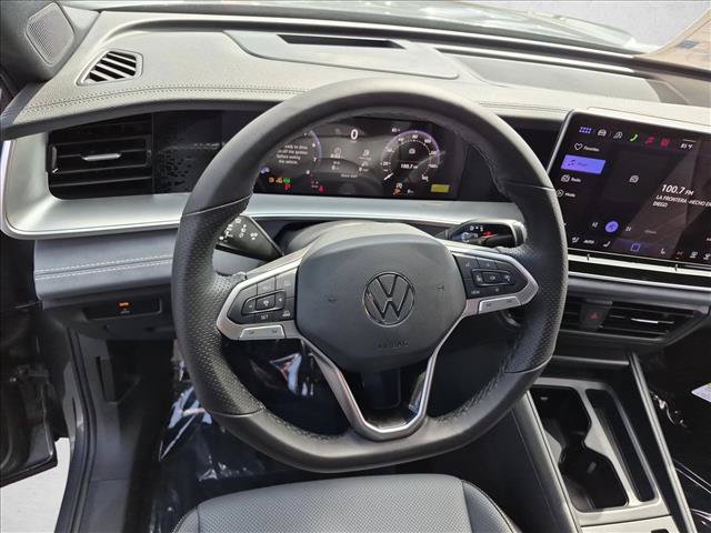 New 2026 Volkswagen Tiguan SE R-Line FWD image 11