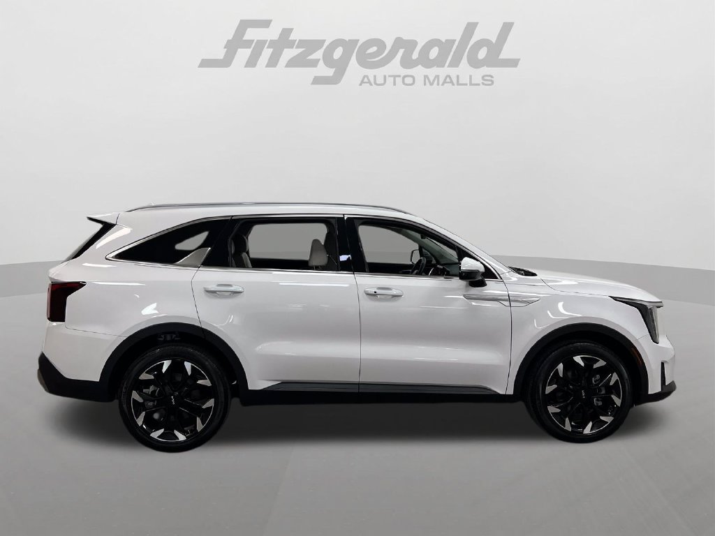 Used 2025 Kia Sorento EX FWD image 6