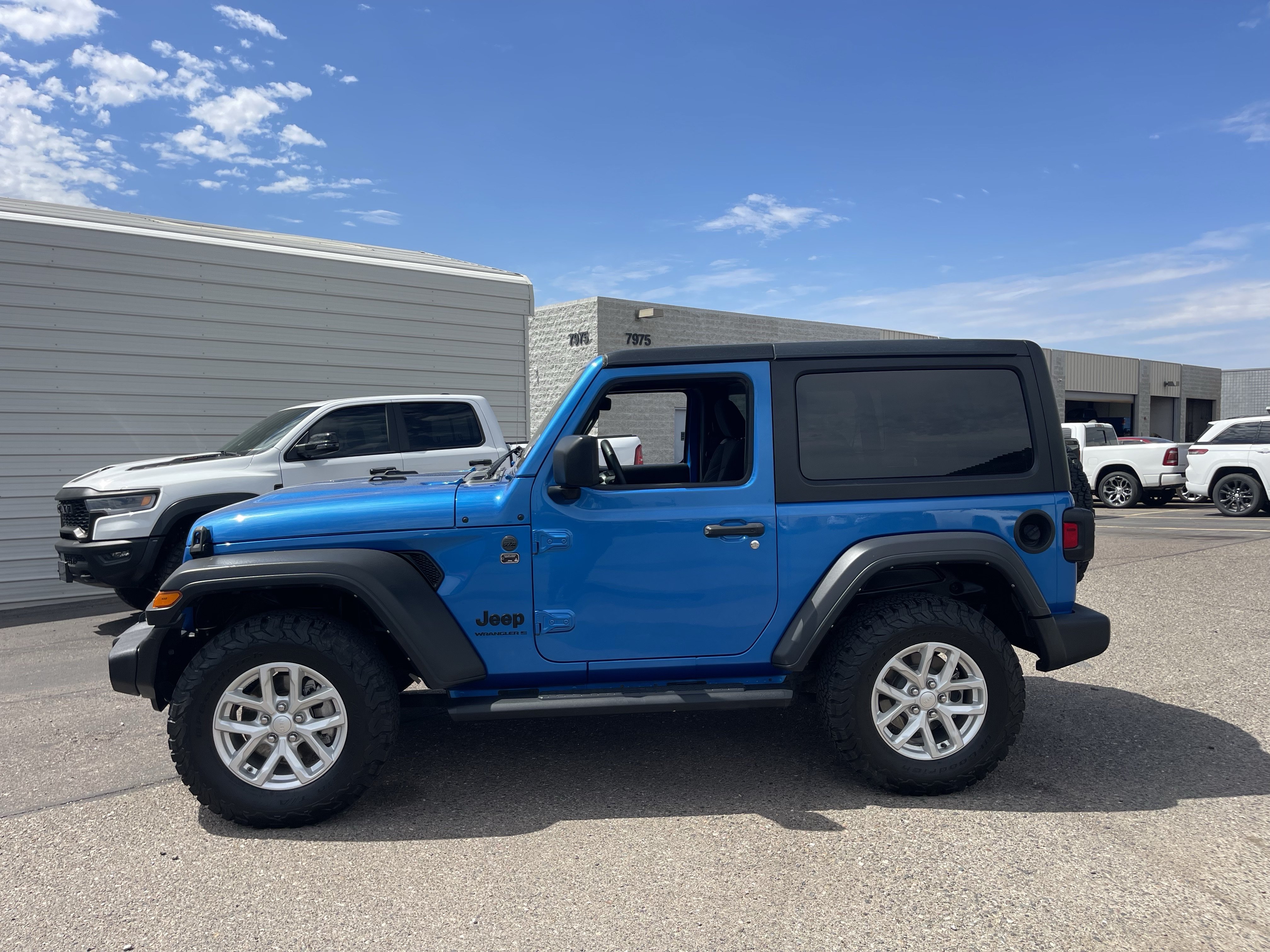 Certified 2023 Jeep Wrangler Sport AWD/4WD image 3