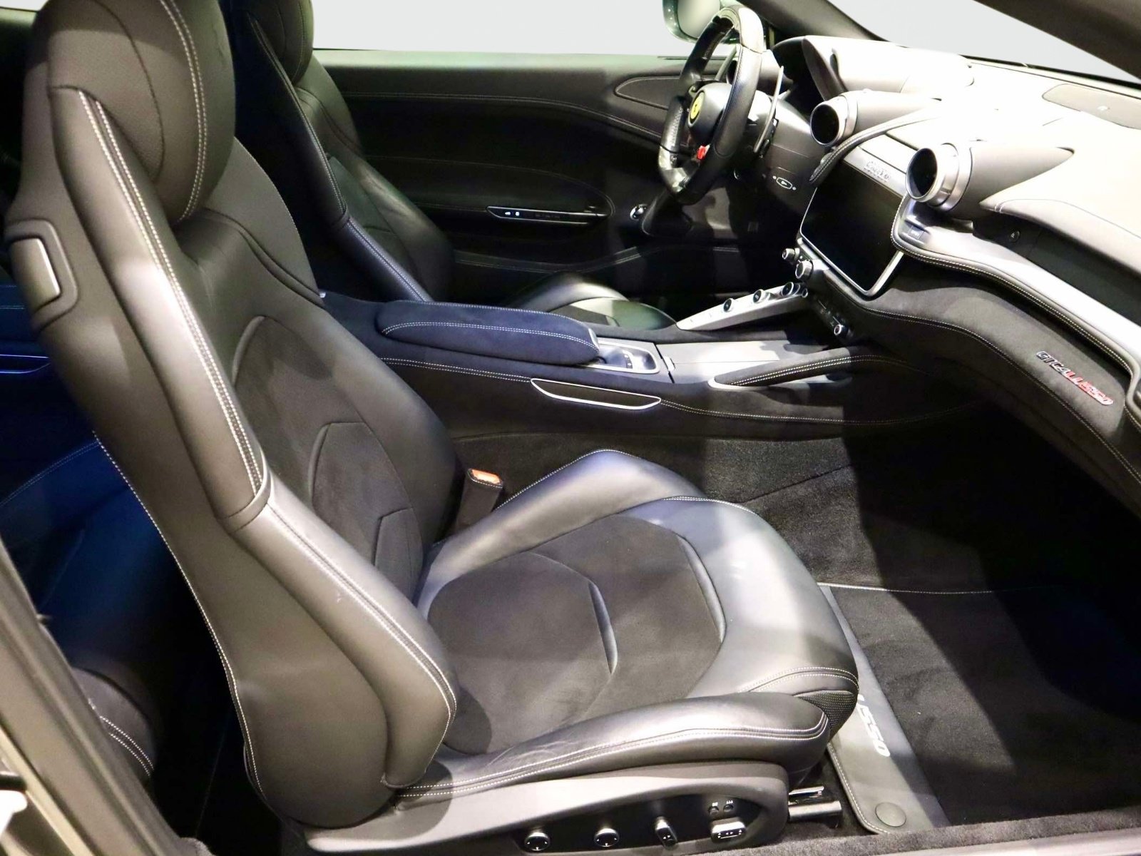 Certified 2019 Ferrari GTC4Lusso AWD/4WD image 15