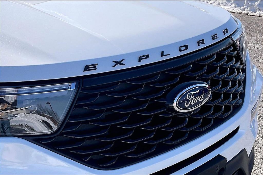 Used 2022 Ford Explorer ST-Line image 30