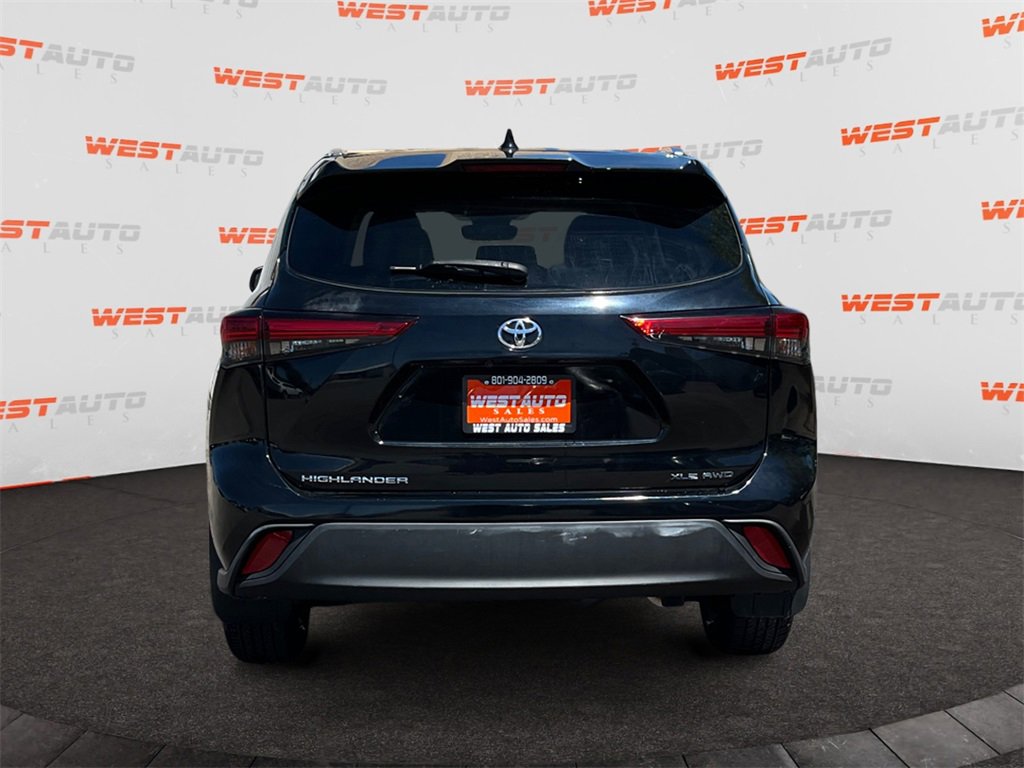 Used 2021 Toyota Highlander XLE image 4