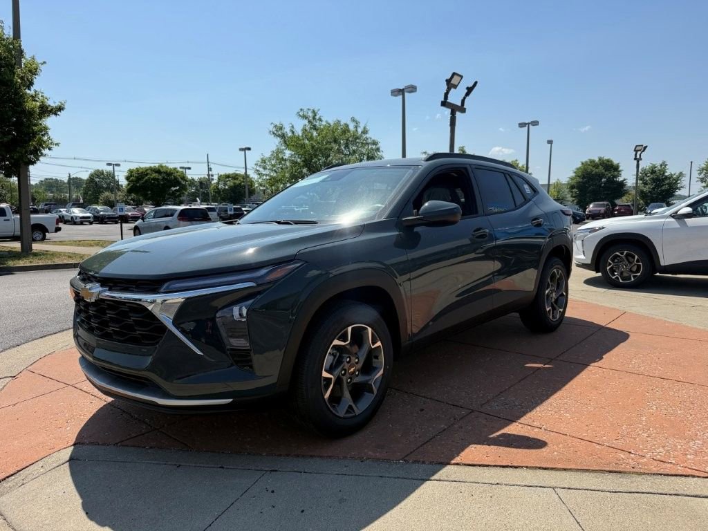 New 2026 Chevrolet Trax LT FWD image 3