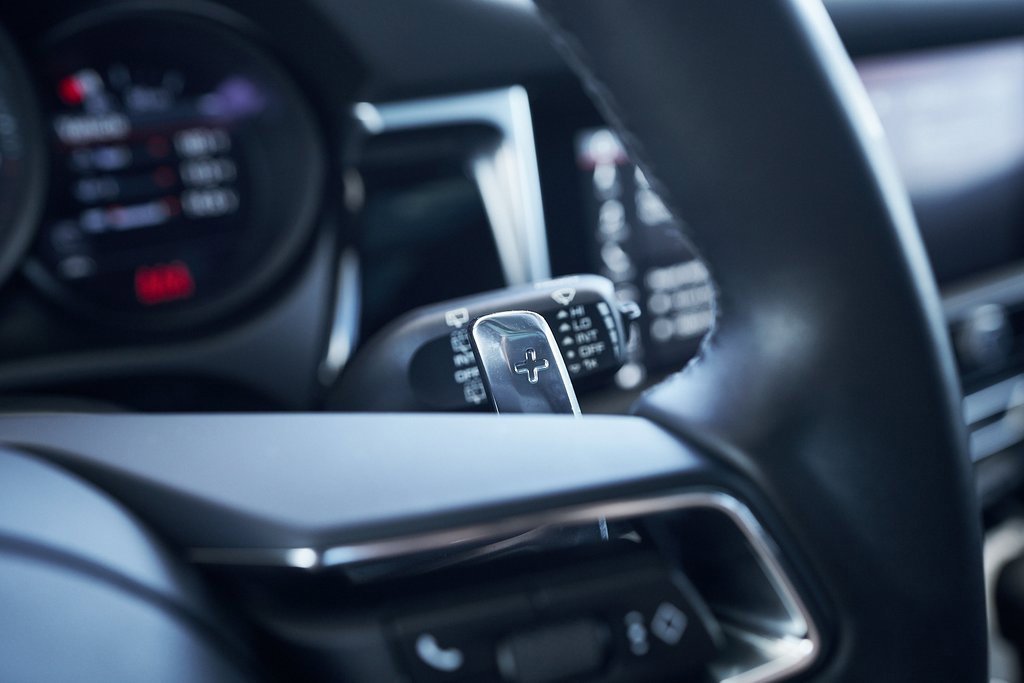 Used 2024 Porsche Macan image 45