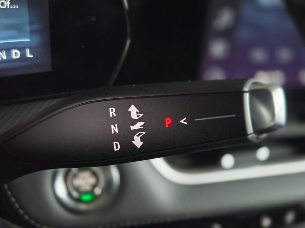 Used 2026 Chevrolet Equinox LT FWD image 9