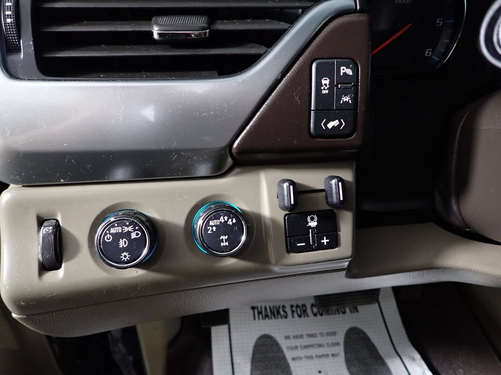 Used 2018 Chevrolet Suburban LT w/ LT Signature Package AWD/4WD image 26