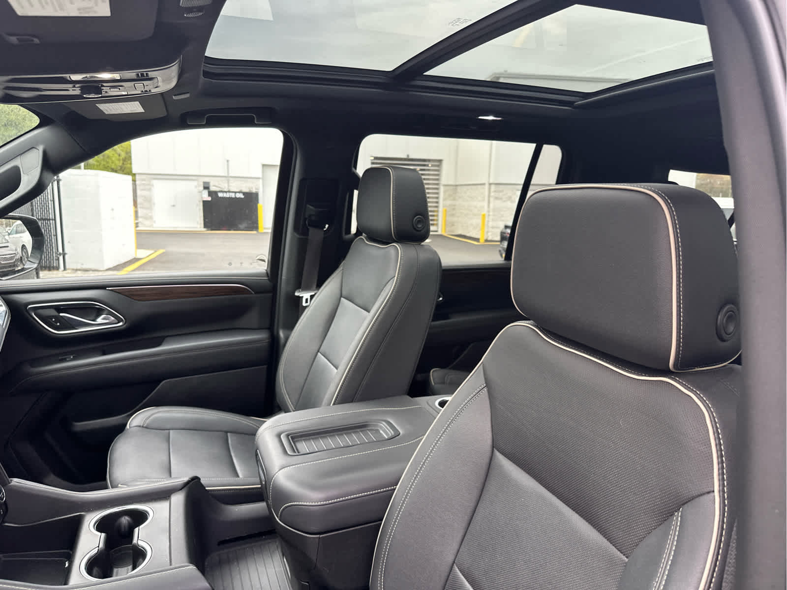 Certified 2023 Chevrolet Suburban Premier AWD/4WD image 8