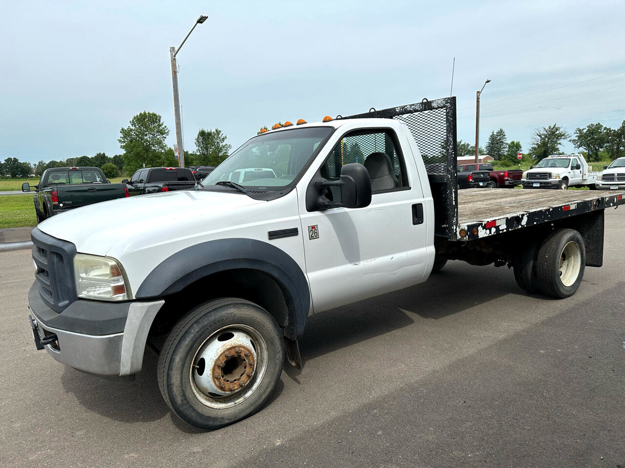 Used 2007 Ford F550 2WD Regular Cab Super Duty image 2
