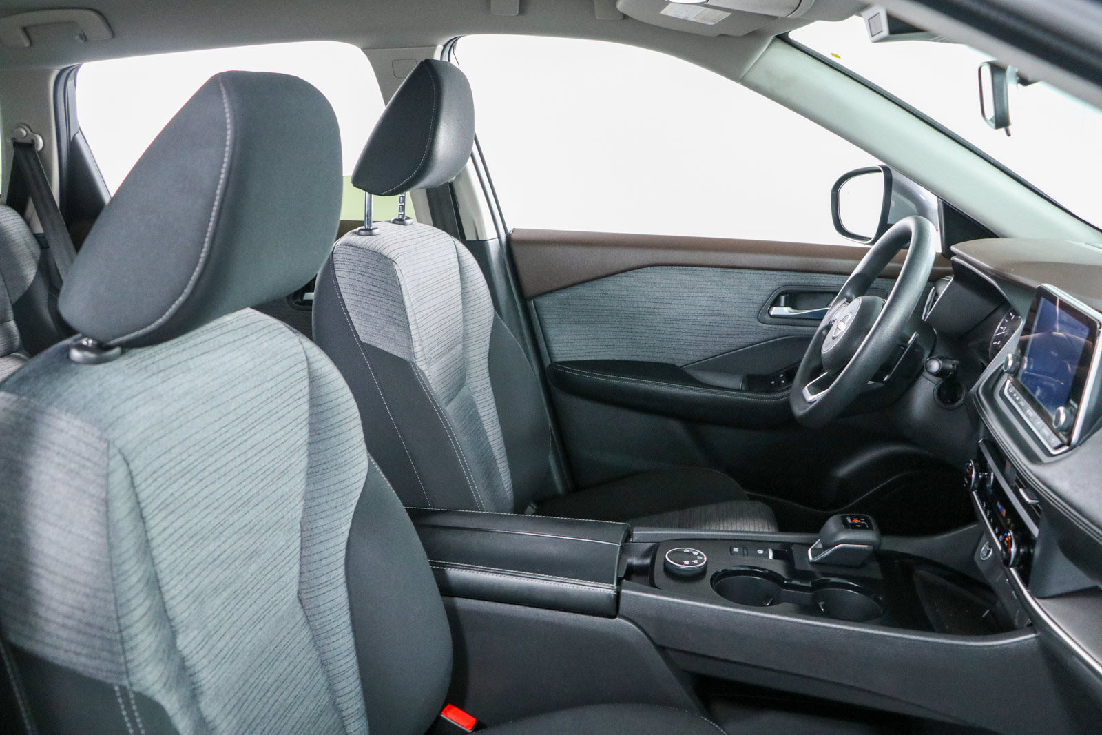 Used 2023 Nissan Rogue SV AWD/4WD image 26