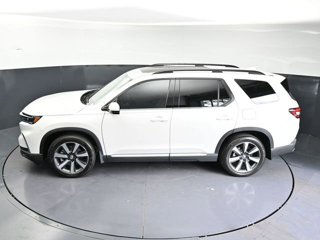 Used 2025 Honda Pilot Touring image 29
