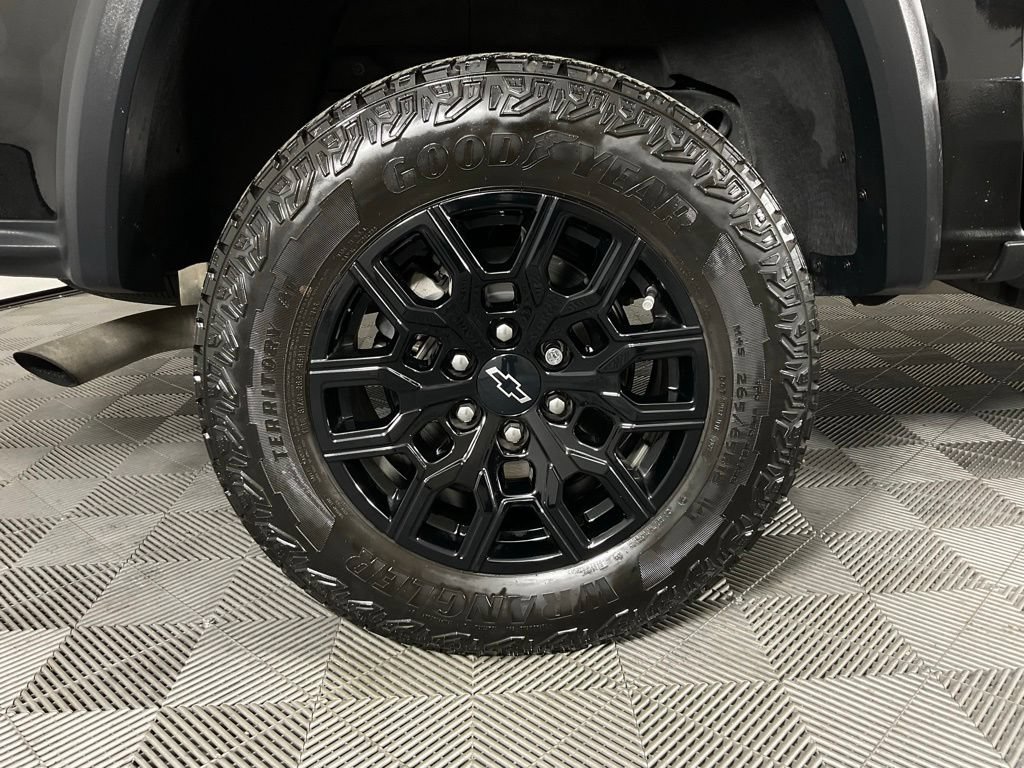 Used 2023 Chevrolet Colorado Trail Boss AWD/4WD image 10