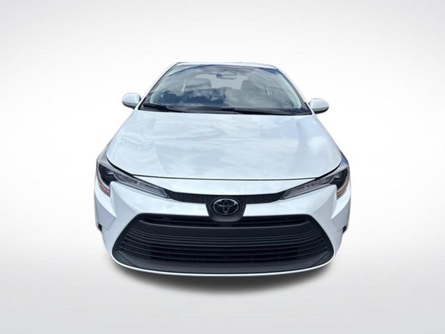 Used 2026 Toyota Corolla LE FWD image 2