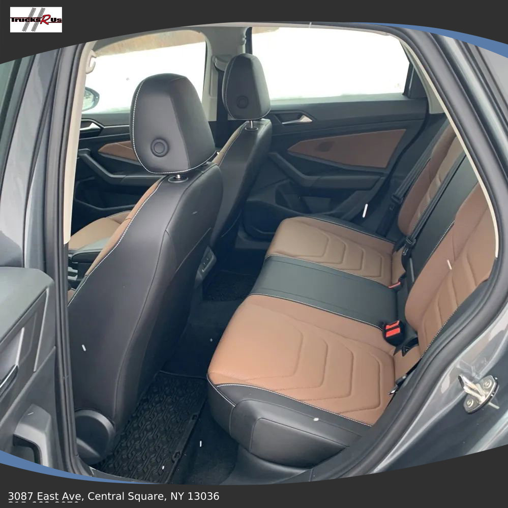 Used 2025 Volkswagen Jetta SEL image 12