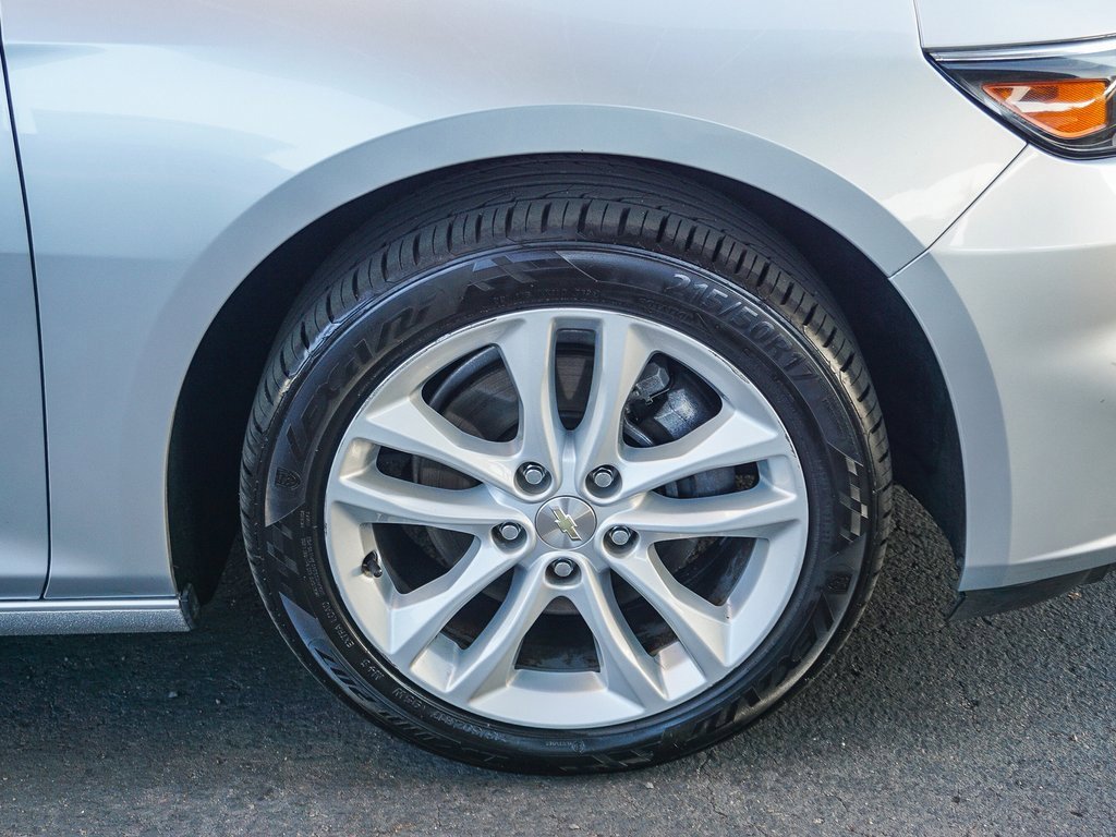 Used 2017 Chevrolet Malibu LT w/ Driver Confidence Package image 12
