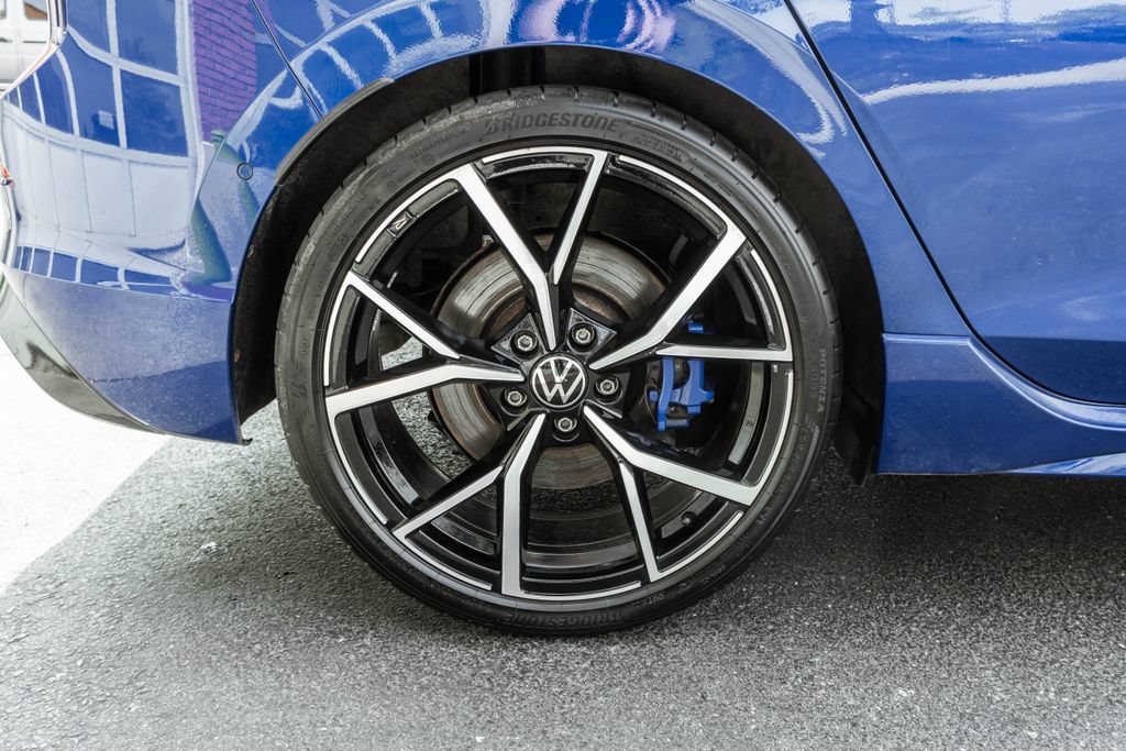 Used 2024 Volkswagen Golf R AWD/4WD image 30