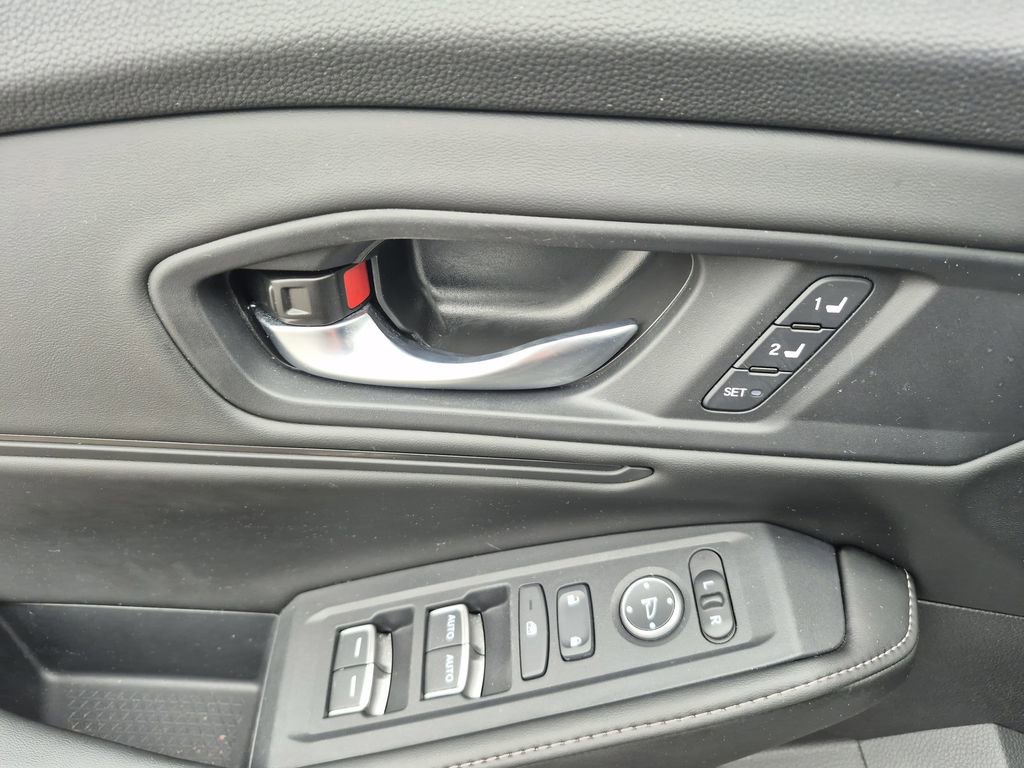 Used 2023 Honda Accord Sport image 7