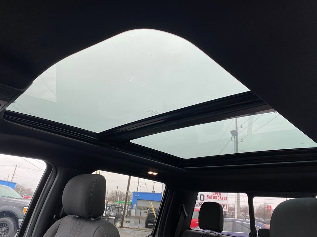 Used 2018 Ford F150 XLT w/ Equipment Group 302A Luxury AWD/4WD image 12