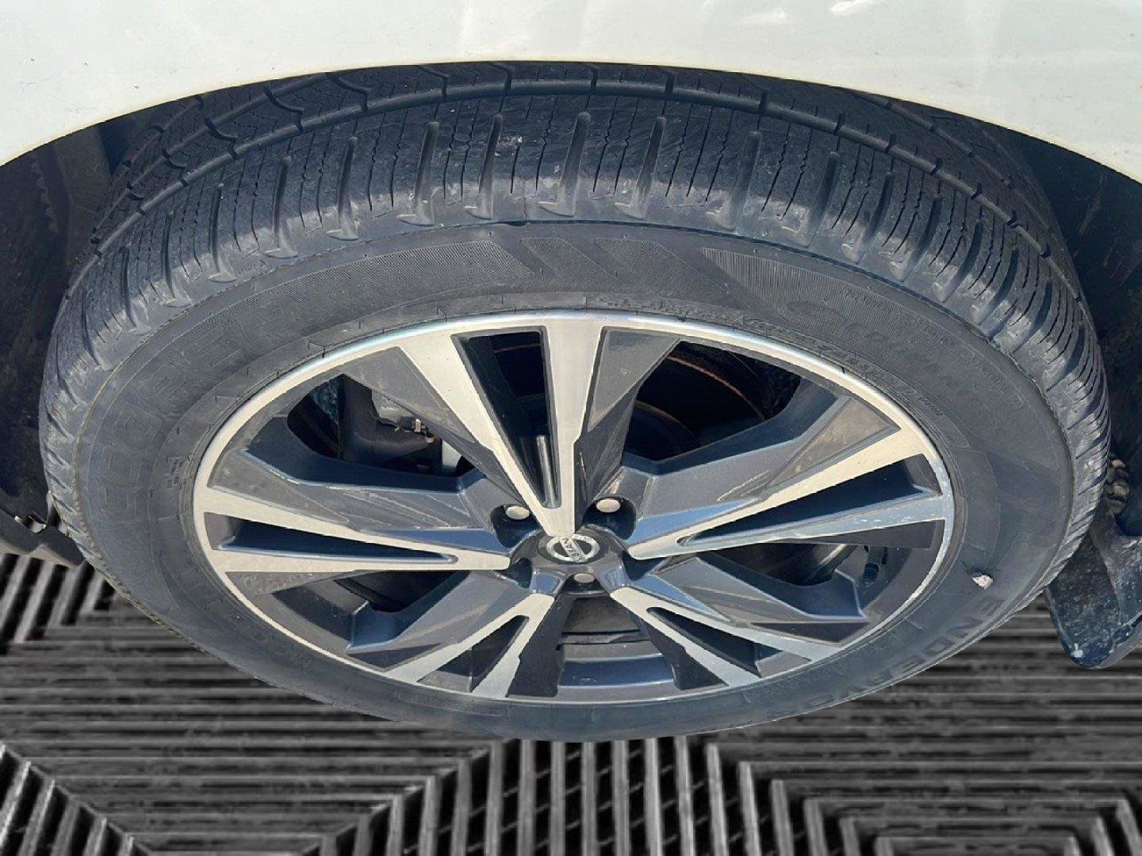 Used 2020 Nissan Pathfinder Platinum AWD/4WD image 7