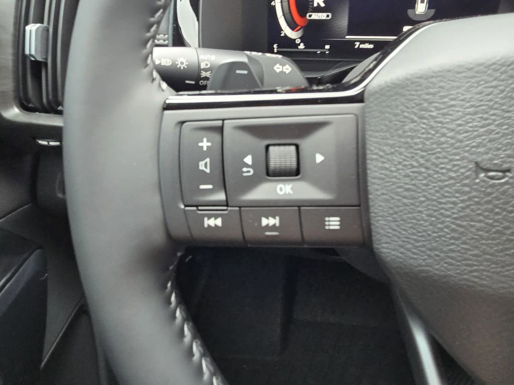 New 2026 Nissan Pathfinder Platinum w/ Cargo Package image 24
