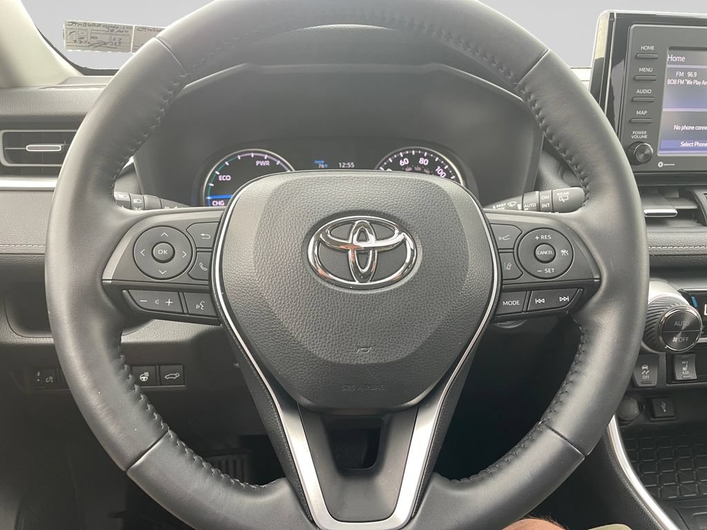 Used 2022 Toyota RAV4 XLE Premium AWD/4WD image 25