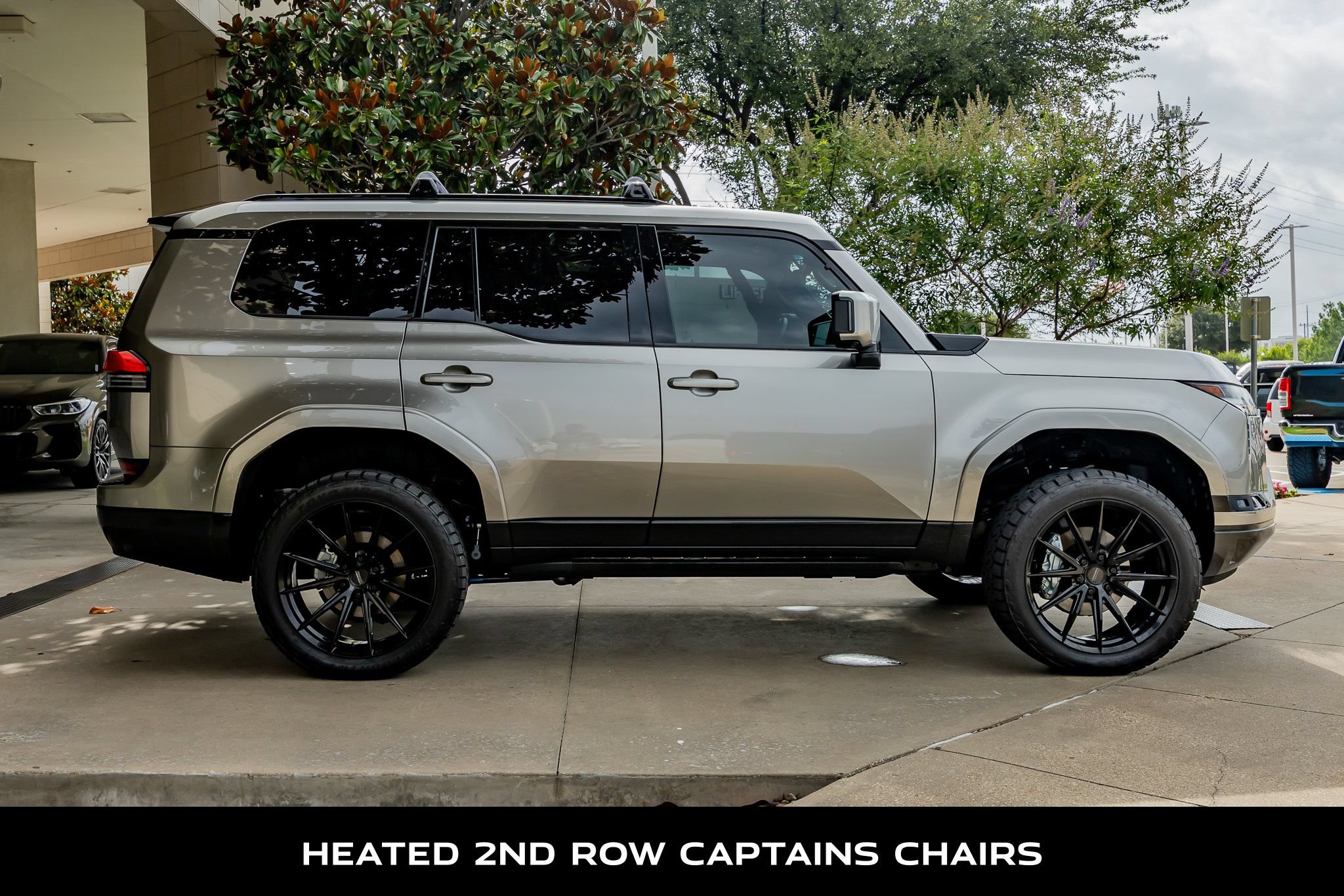 Used 2025 Lexus GX 550 w/ Accessory Package (2T) AWD/4WD image 10