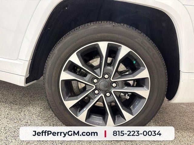 Used 2025 Jeep Grand Cherokee L Overland w/ Trailer Tow Package AWD/4WD image 34