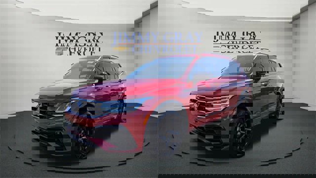 Used 2024 Volkswagen Tiguan SE R-Line w/ MDO Package, Three-Row image 7