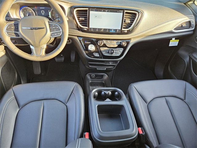 New 2026 Chrysler Pacifica Select image 8