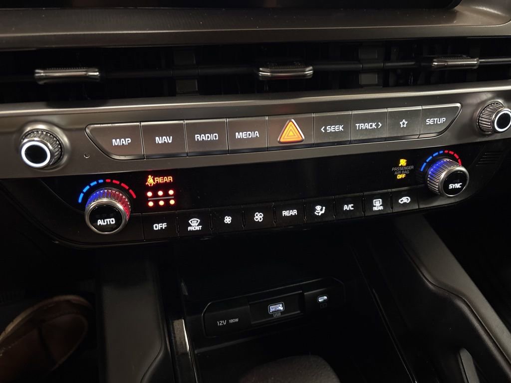 Used 2023 Kia Telluride LX image 14