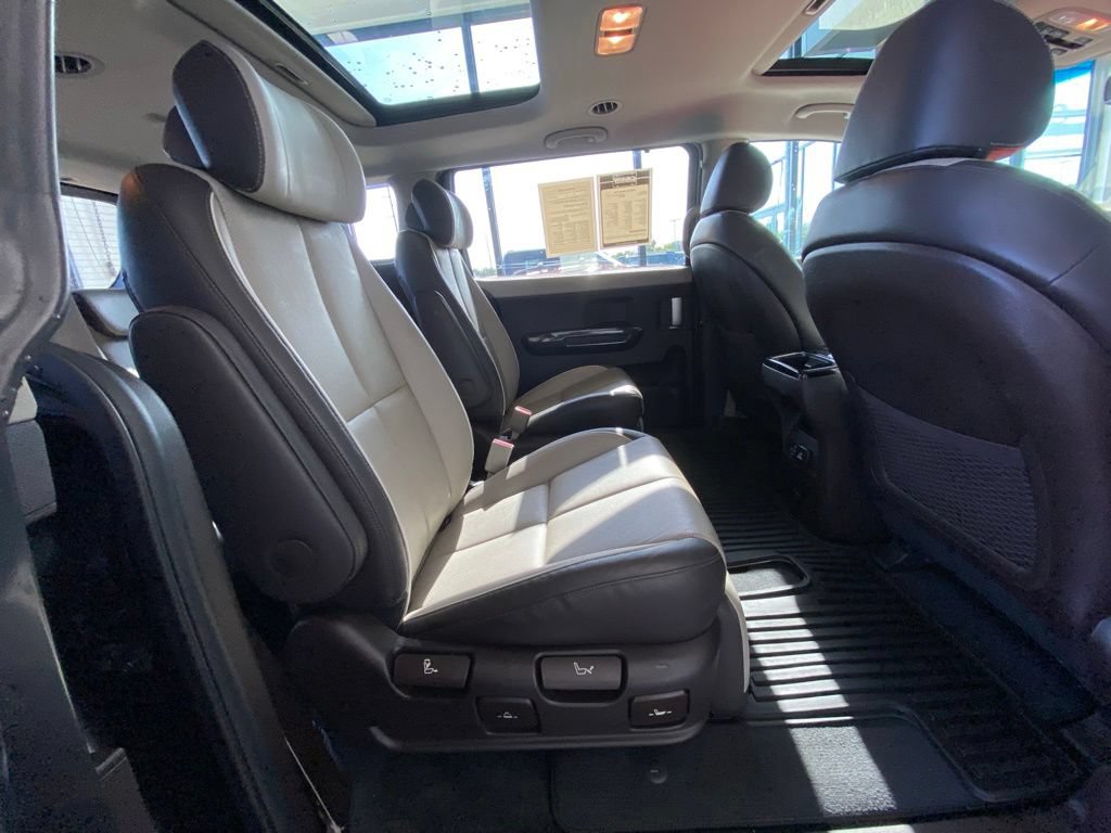 Used 2016 Kia Sedona SX Limited FWD image 29
