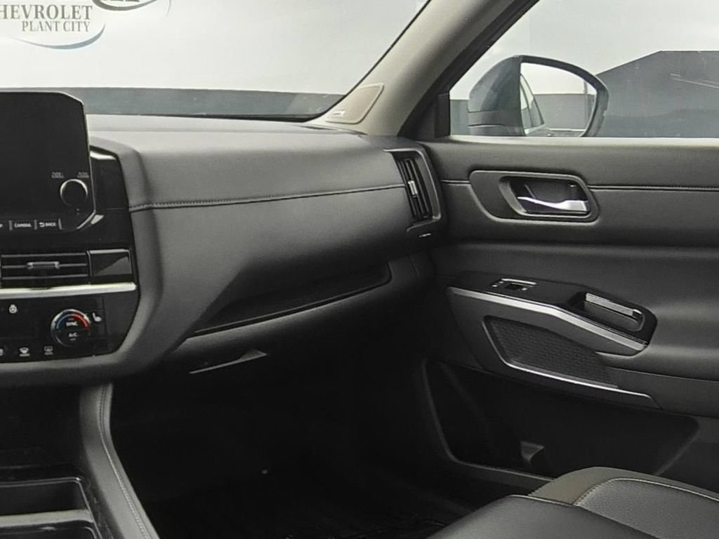 Used 2024 Nissan Pathfinder SL w/ SL Premium Package FWD image 15