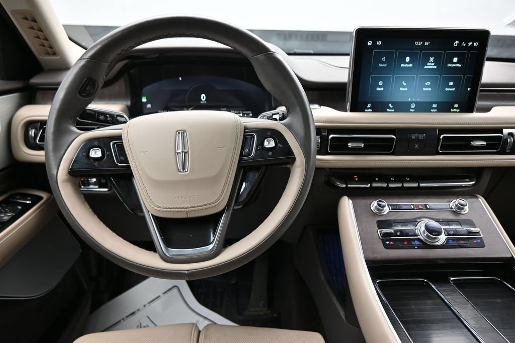 Used 2023 Lincoln Aviator Reserve w/ Equipment Group 201A RWD image 16