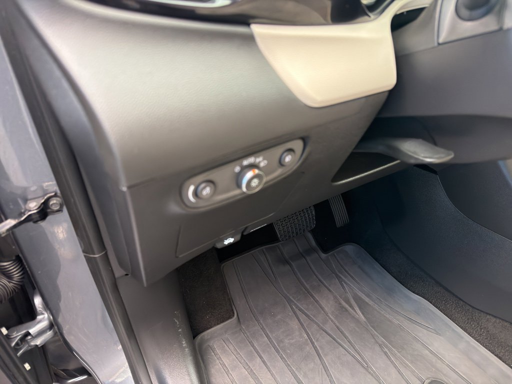 Used 2022 Buick Encore GX Preferred w/ Cold Weather Comfort Package image 13