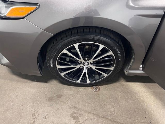 Used 2019 Toyota Camry SE w/ Convenience Package FWD image 28