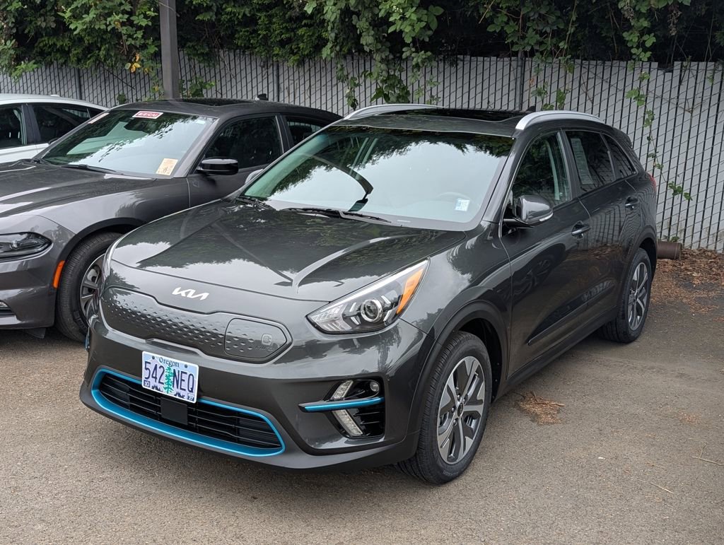 Used 2022 Kia Niro EX Premium w/ Cold Weather Package FWD image 1