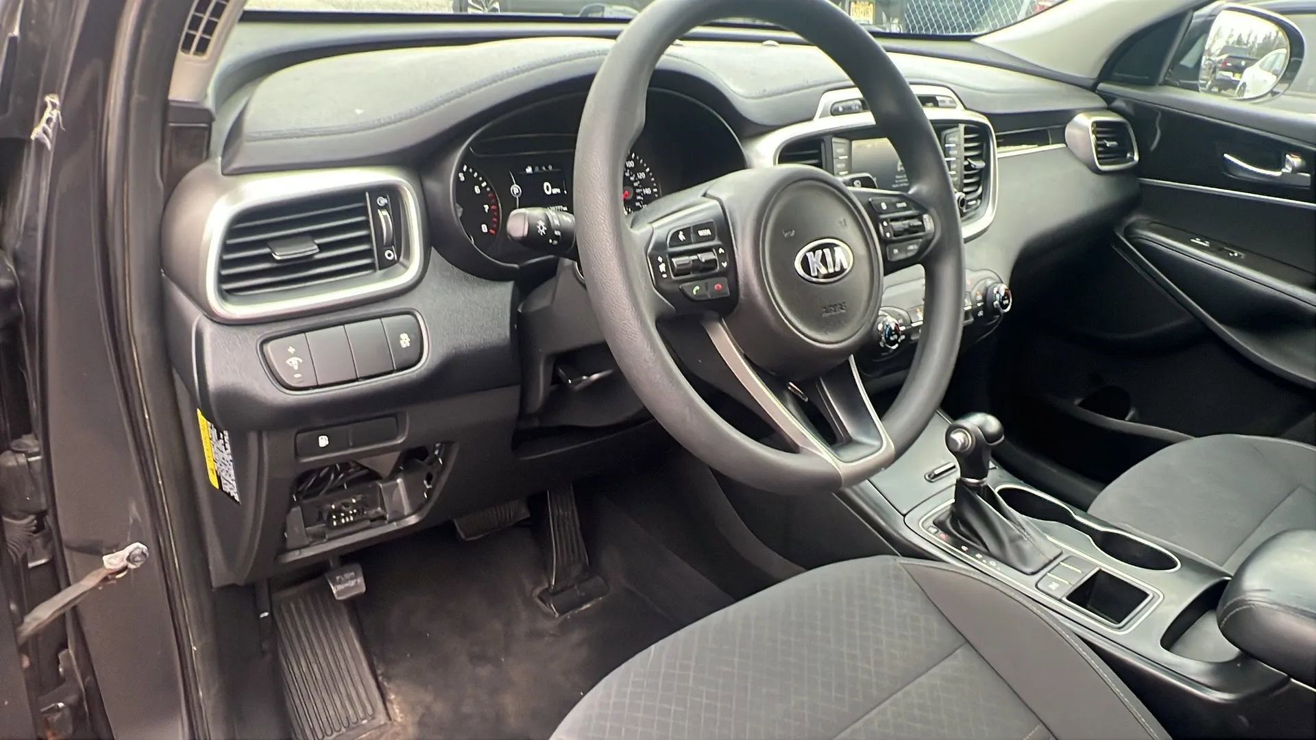 Used 2018 Kia Sorento LX image 24