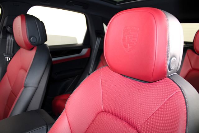 Certified 2025 Porsche Cayenne image 21