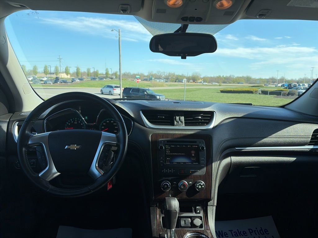Used 2015 Chevrolet Traverse LT w/ Style and Technology Package image 43