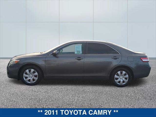 Used 2011 Toyota Camry LE FWD image 2