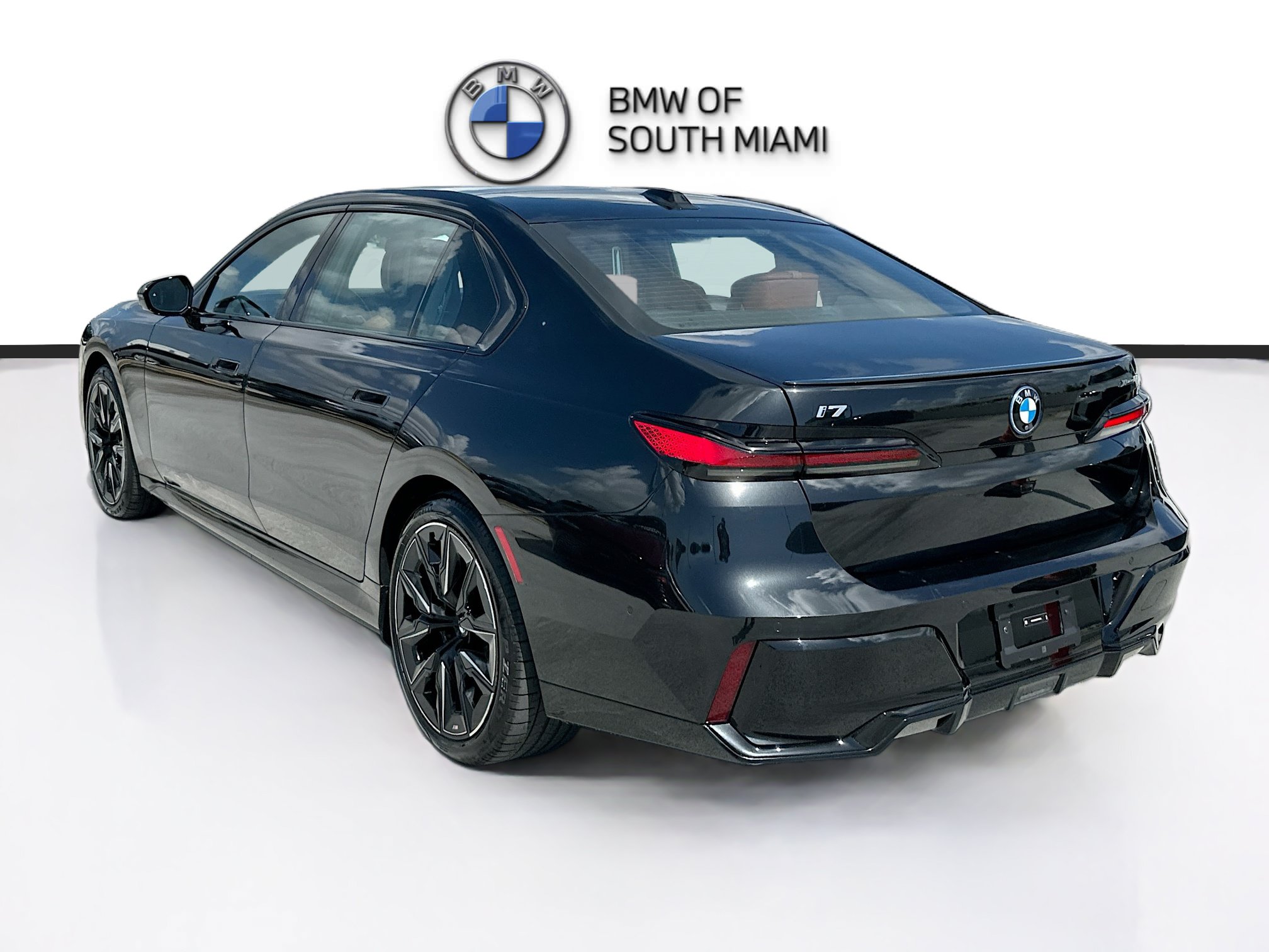 Certified 2024 BMW i7 xDrive60 w/ Premium Package AWD/4WD image 5