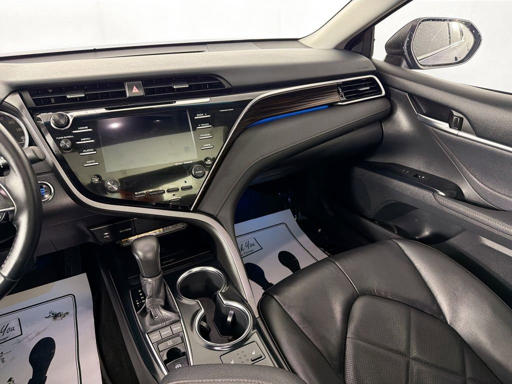 Used 2018 Toyota Camry L image 22