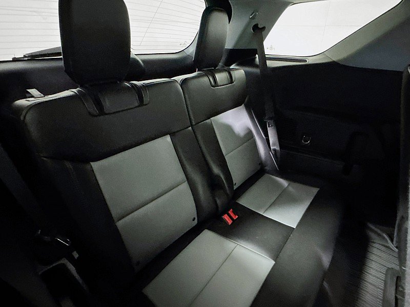 Used 2022 Ford Explorer XLT w/ Equipment Group 202A image 27